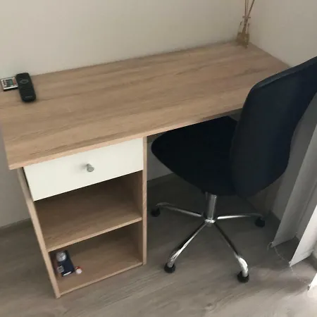Byt Husova Ul. Lägenhet *